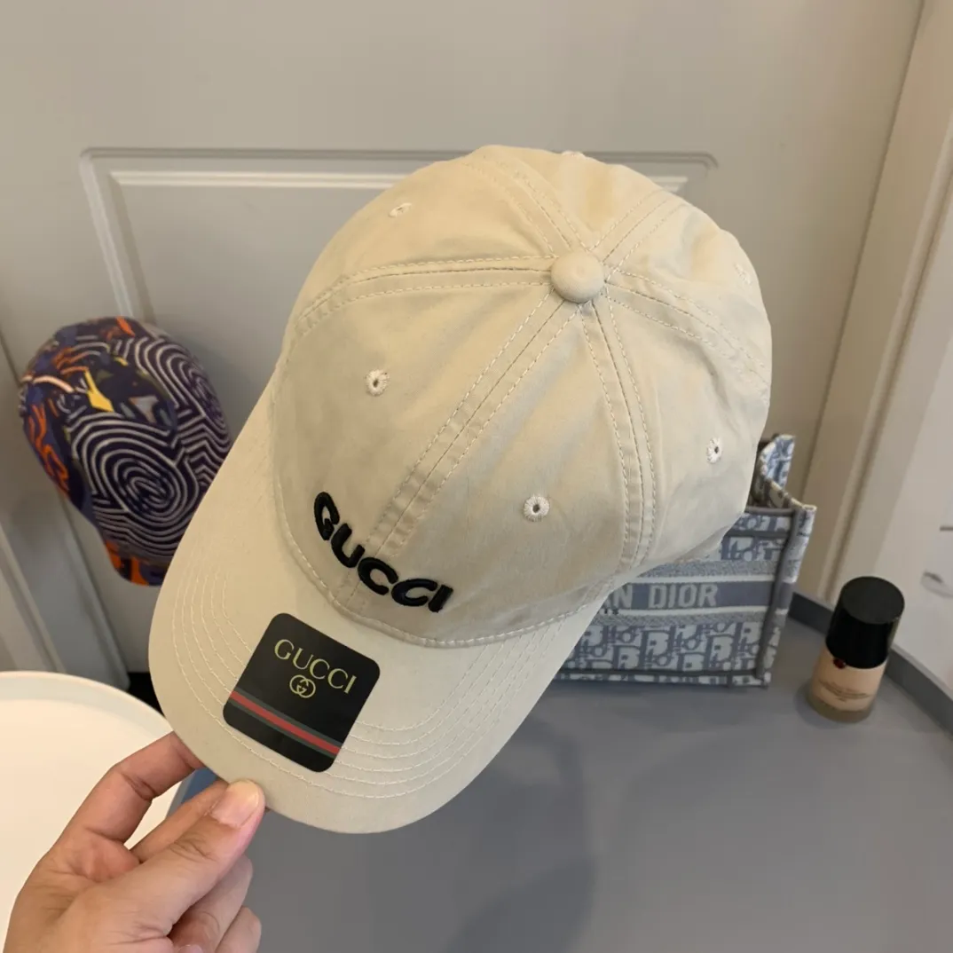 p60 Gucci Baseball Cap♥️GUCCI Baseball Cap🧢Official website new product Gucci Baseball Cap, original quality is very popular 🔥🎩 The craftsmanship is very exquisite, high-end and classy! Low-key luxury, easy to carry! Excellent quality👍Fashionable and versatile