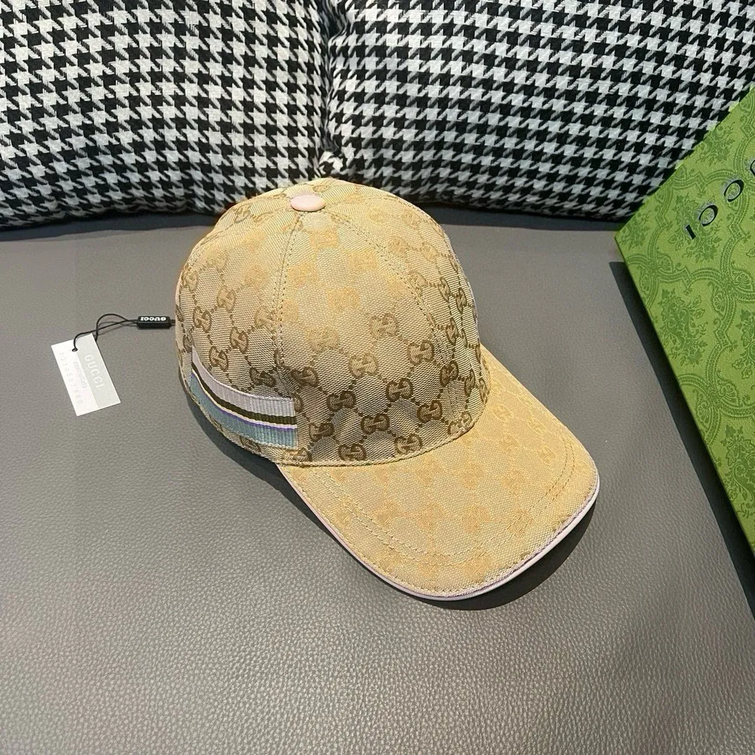 Batch of 900,000-year-old classic models in new colors shipped!   , Gucci (Gucci) classic original baseball cap 😍😍 1:1 mold opening and customization at the counter, the highest version, original canvas fabric + first layer of cowhide, light and breathable! Photographed in real life, suitable for men and women in all seasons, basic head circumference 56cm, adjustable patches.