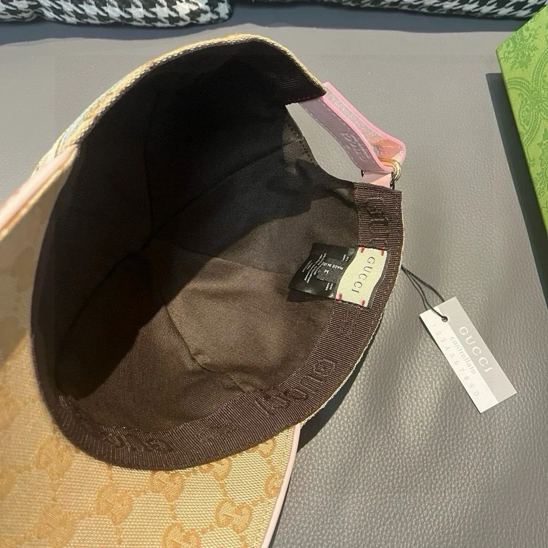 Batch of 900,000-year-old classic models in new colors shipped!   , Gucci (Gucci) classic original baseball cap 😍😍 1:1 mold opening and customization at the counter, the highest version, original canvas fabric + first layer of cowhide, light and breathable! Photographed in real life, suitable for men and women in all seasons, basic head circumference 56cm, adjustable patches.