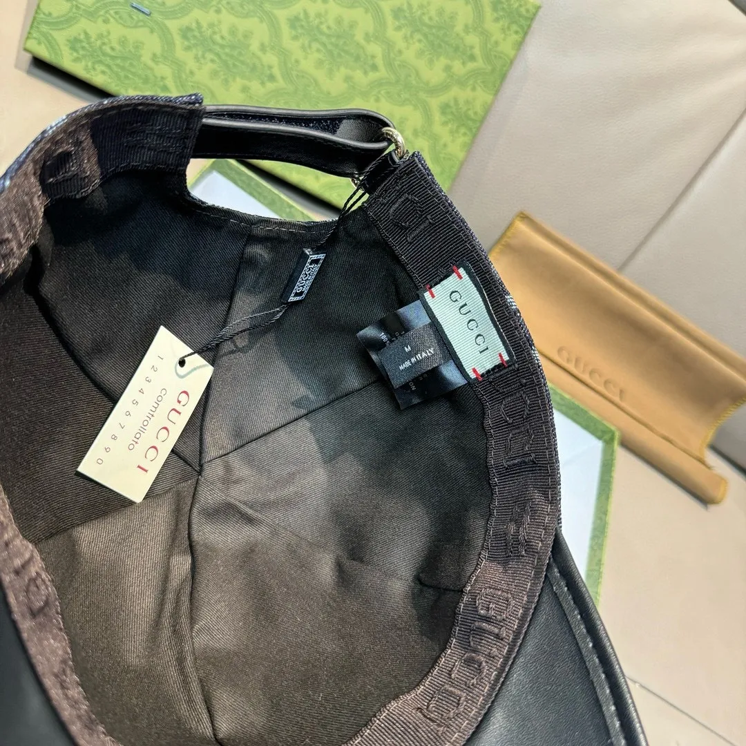 P90, Gucci (Gucci) new original baseball cap, large double G leather, best-selling model at the counter, 1:1 mold customization, original canvas fabric + first-layer cowhide, fashionable and handsome! The quality is great, the basic head circumference is 56cm, and the patch is adjustable.