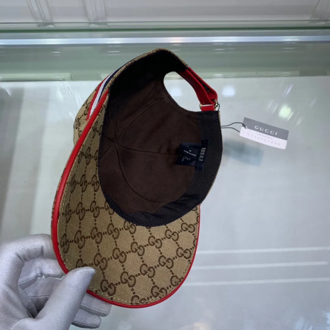 🉐100 Gucci (Gucci) new original baseball cap, three-color webbing, 1:1 mold customization, original canvas + first-layer cowhide, red leather edge, handsome and fashionable, popular for purchasing, versatile style for men and women, great quality! The basic head circumference is 56cm, and the patch is adjustable.