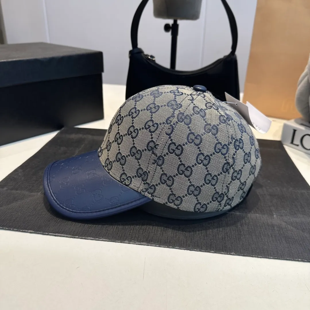 P56 Gucci Baseball Cap♥️GUCCI🧢New product from the official website, baseball cap, original quality, hot arrival 🔥🎩 The craftsmanship is very exquisite, high-end and classy! Low-key luxury, easy to carry! Running volume!