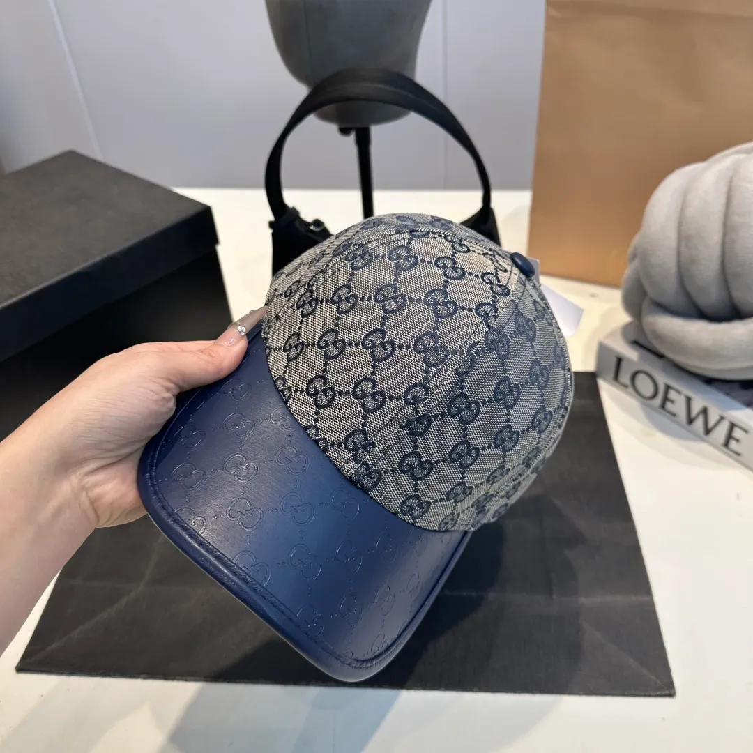 P56 Gucci Baseball Cap♥️GUCCI🧢New product from the official website, baseball cap, original quality, hot arrival 🔥🎩 The craftsmanship is very exquisite, high-end and classy! Low-key luxury, easy to carry! Running volume!