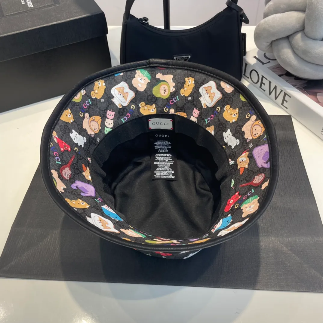 P60 Gucci Baseball Cap♥️GUCCI🧢New product from the official website, original quality and hot arrival 🔥🎩 The craftsmanship is very exquisite, high-end and classy! Low-key luxury, easy to carry! Running volume