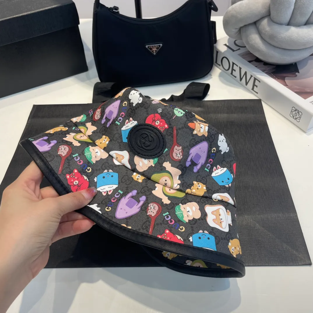 P60 Gucci Baseball Cap♥️GUCCI🧢New product from the official website, original quality and hot arrival 🔥🎩 The craftsmanship is very exquisite, high-end and classy! Low-key luxury, easy to carry! Running volume