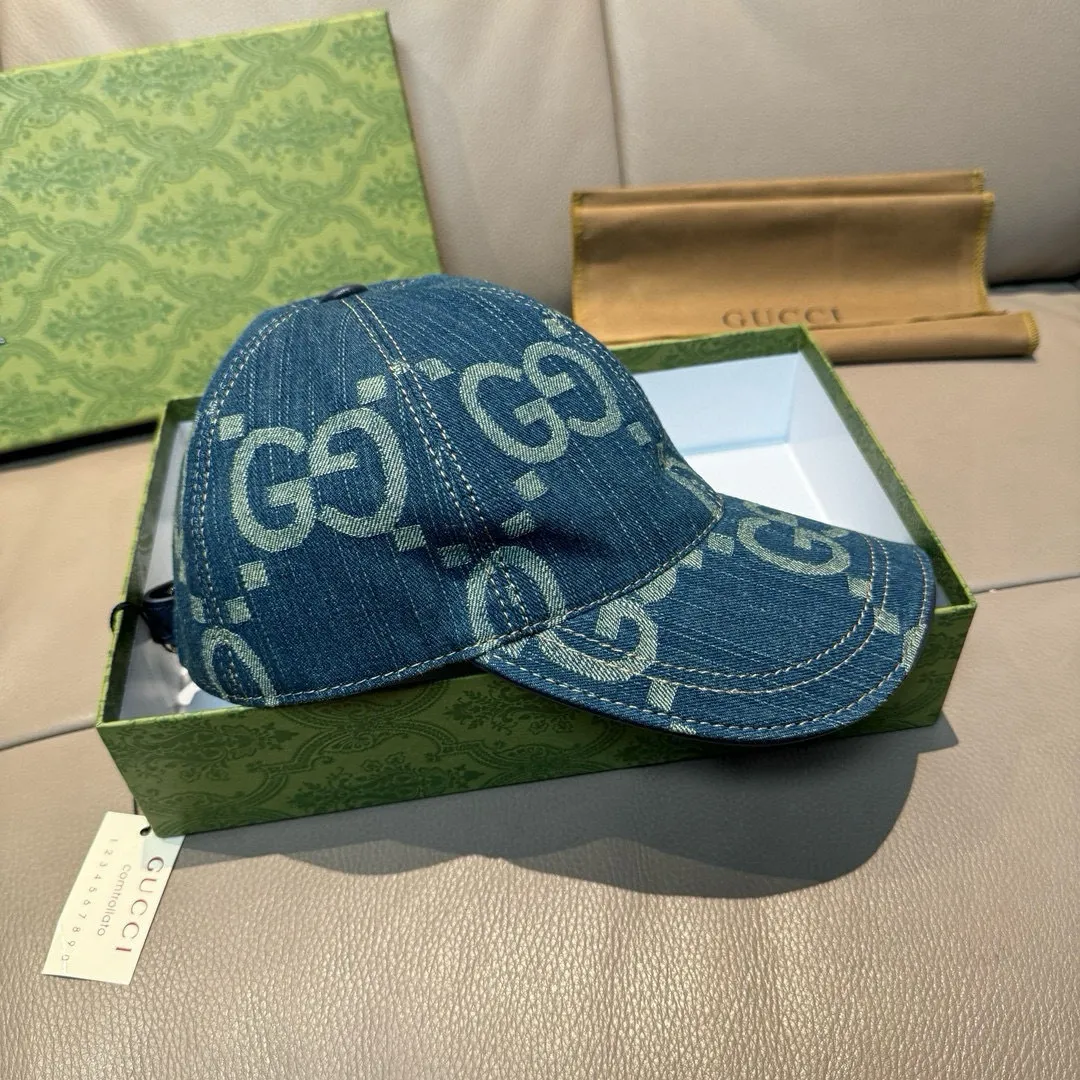 p90., Gucci Gucci’s new original baseball cap, large double G, 1:1 mold opening and customization at the counter, perfect matching pattern, original canvas fabric + first-layer cowhide, light and breathable! The basic head circumference is 56cm, and the patch is adjustable.