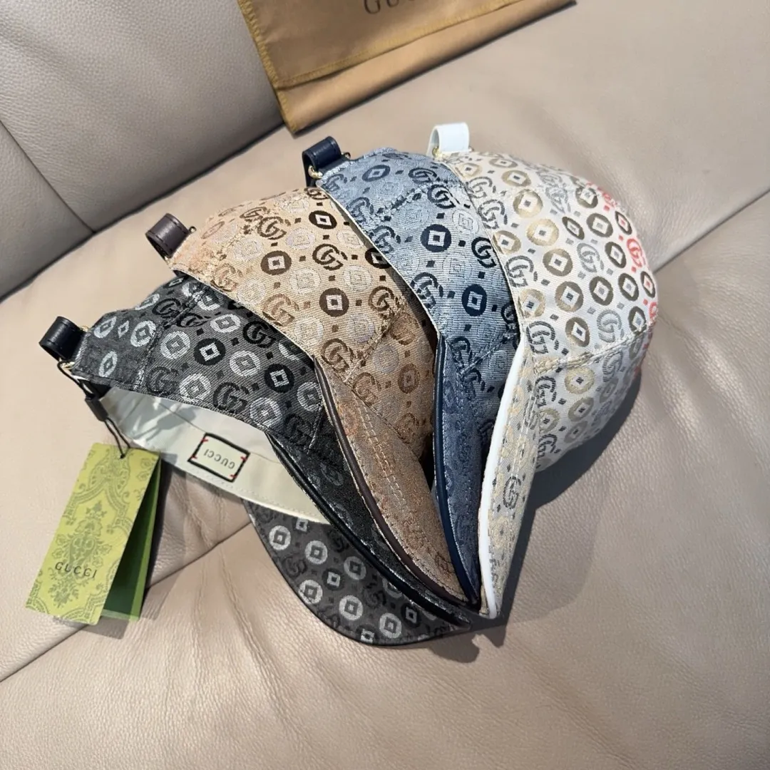 p90., Gucci's new original baseball cap, double G jacquard, 1:1 mold customization at the counter, perfect pattern, original canvas fabric + first-layer cowhide, light and breathable! The basic head circumference is 56cm, and the patch is adjustable.