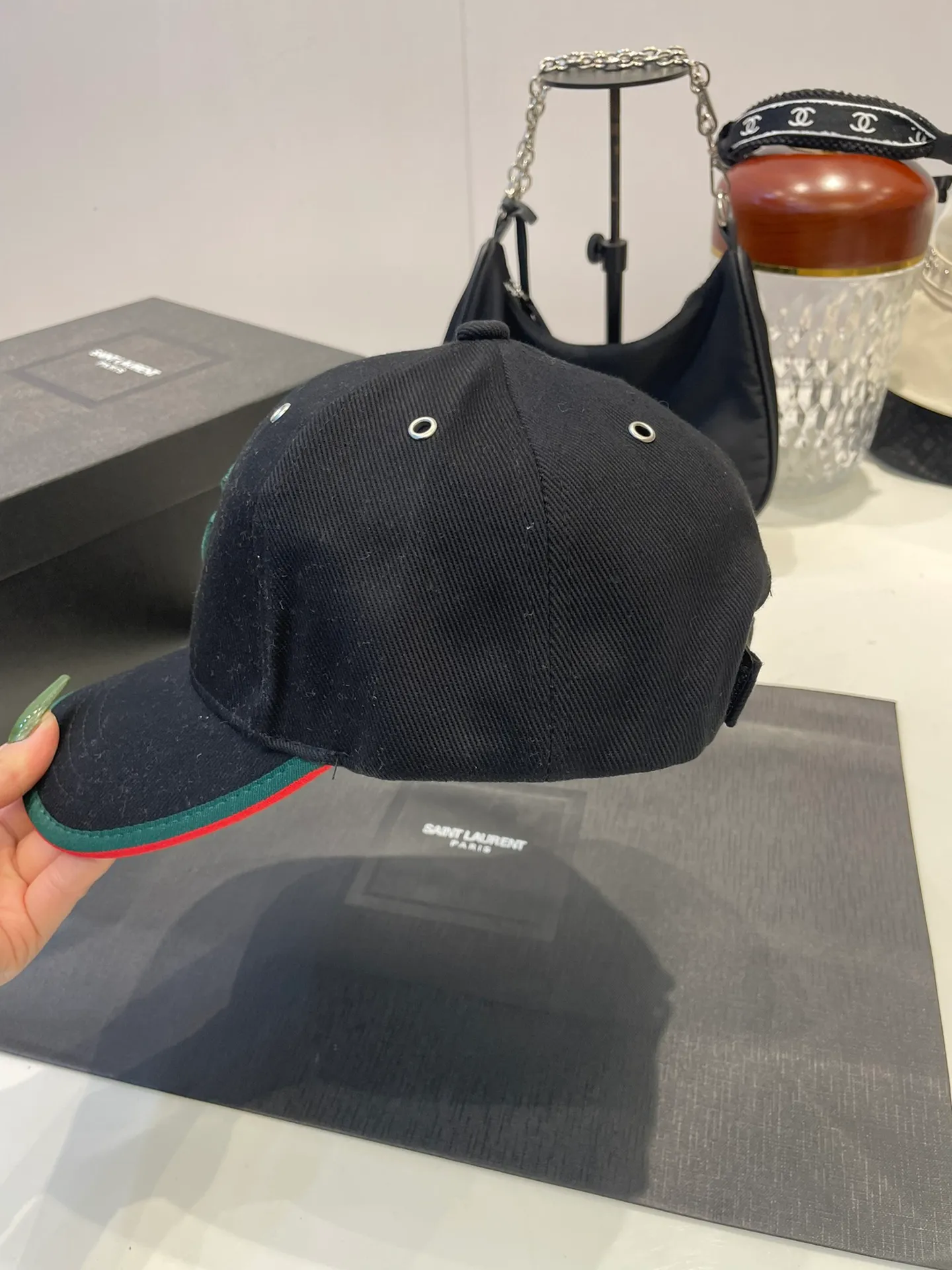 P80 GUCCI Baseball Cap🧢The new Gucci baseball cap from the official website, the original quality is very popular 🔥🎩 The craftsmanship is very exquisite, the high-end atmosphere is high-end! Low-key luxury, easy to carry! Running volume