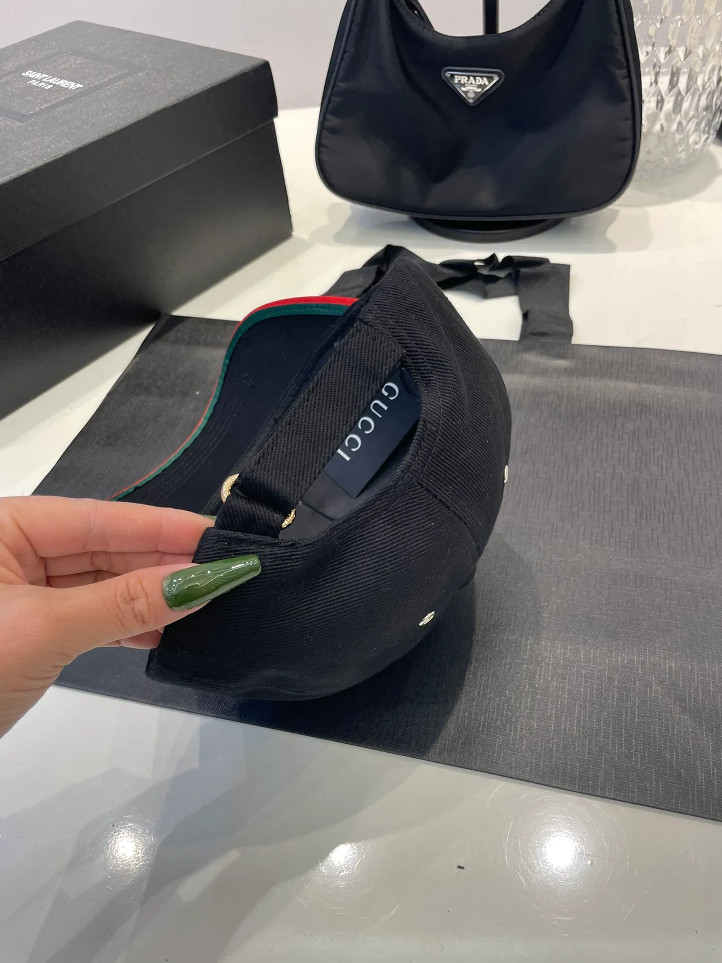 P80 GUCCI Baseball Cap🧢The new Gucci baseball cap from the official website, the original quality is very popular 🔥🎩 The craftsmanship is very exquisite, the high-end atmosphere is high-end! Low-key luxury, easy to carry! Running volume