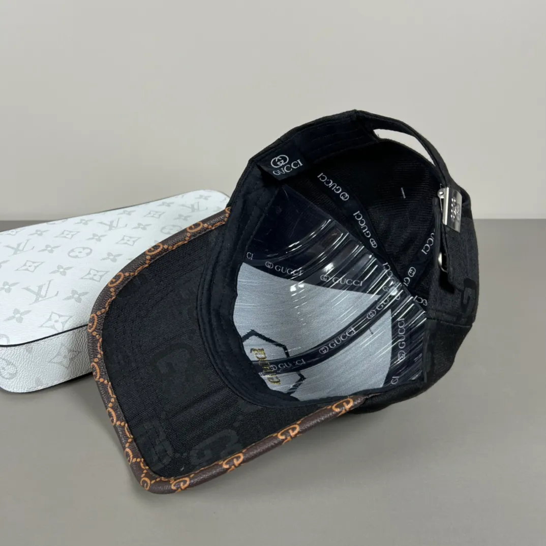 P56💰Gucci Baseball Cap♥️GUCCI🧢Official website new product, baseball cap, original quality, hot arrival 🔥🎩 The craftsmanship is very exquisite, high-end and classy! Low-key luxury, easy to carry! Running volume!