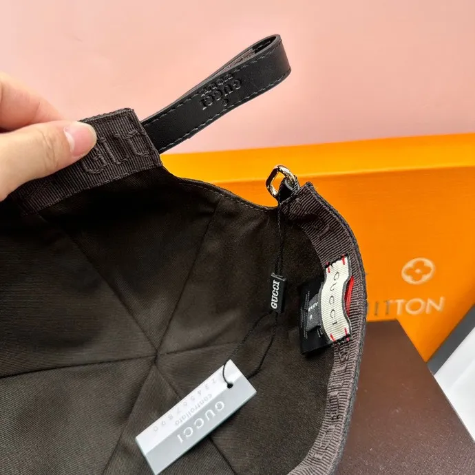 P90 hot item in stock Gucci canvas and leather, embossed cowhide on the top of the brim, top quality original order, excellent quality, the same baseball cap as the official website, photographed in person, quick delivery from stock