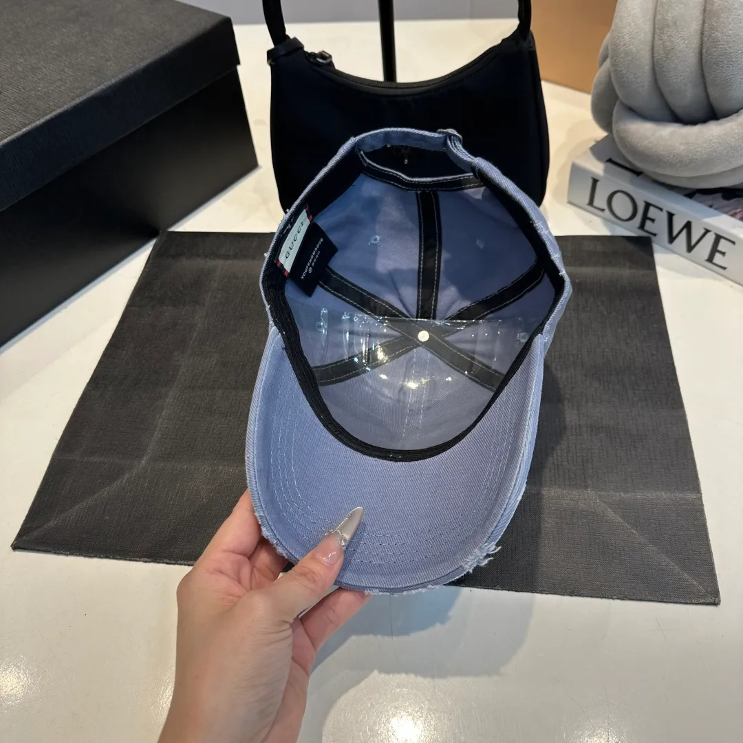 P60 GUCCI ripped baseball cap, the original quality is very popular, the craftsmanship is very exquisite, the atmosphere is high-end and classy! Low-key luxury, easy to carry! Running volume!
