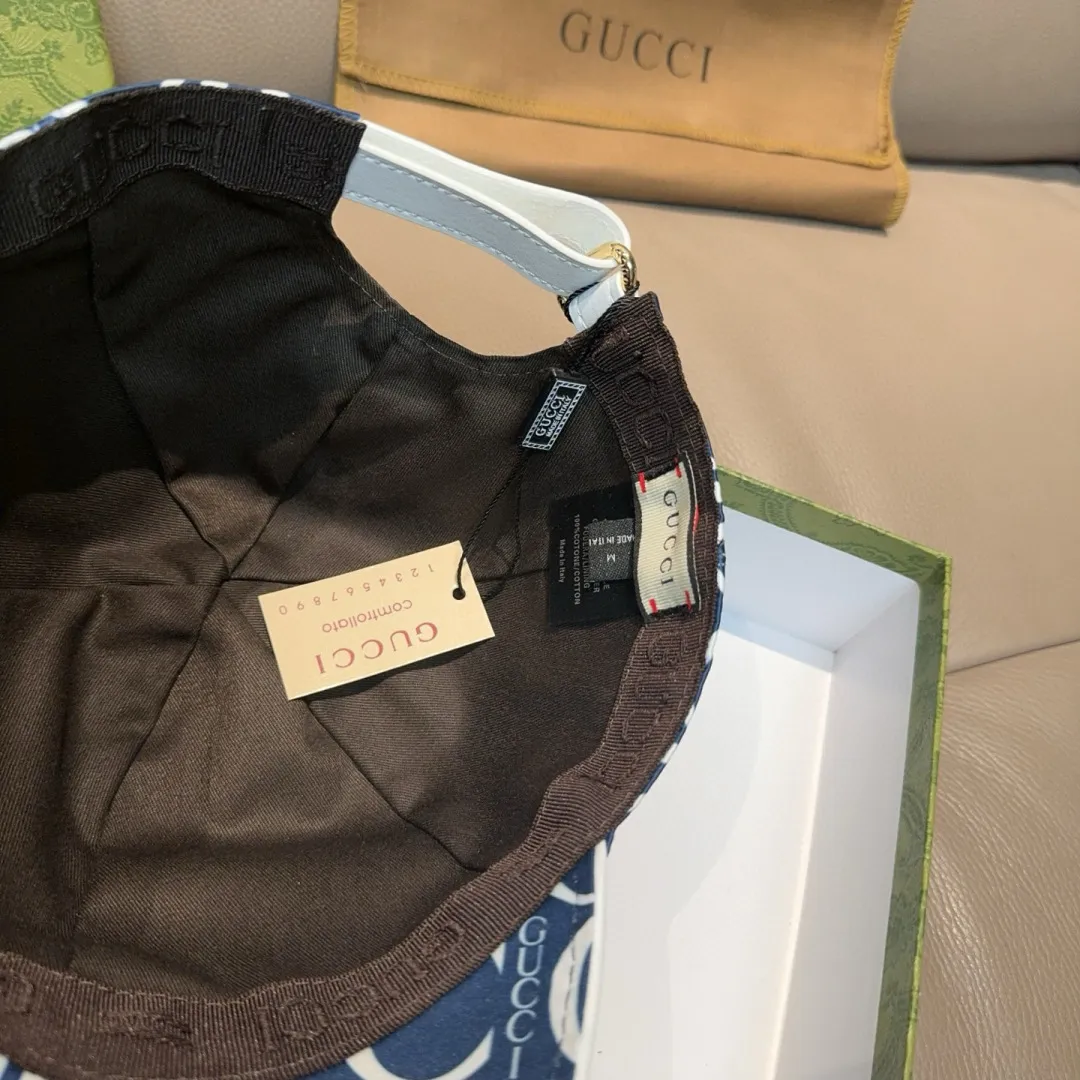 p90, Gucci (Gucci) new original baseball cap, GUCCI silk screen printing, 1:1 mold opening and customization at the counter, original canvas fabric + first layer of cowhide, pure cotton lining, light and breathable! The quality is great, the basic head circumference is 56cm, and the patch is adjustable.
