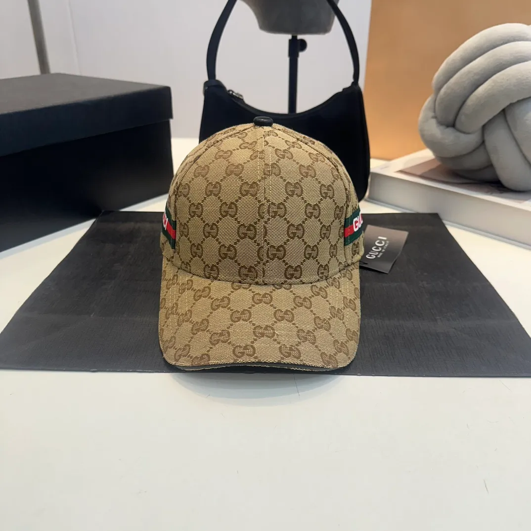P54 GUCCI Gucci baseball cap👒 The workmanship is very exquisite, high-end and classy! Low-key luxury, easy to carry!