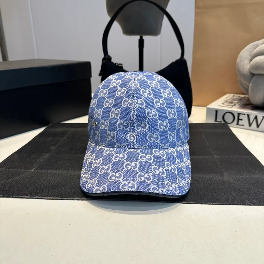 P90 Gucci (Gucci) new original baseball cap, metal small double G, the latest model at the counter, 1:1 mold opening and customization, genuine mold opening hardware, original canvas fabric + first layer of cowhide, original quality! The quality is great, the basic head circumference is 56cm, and the patch is adjustable.
