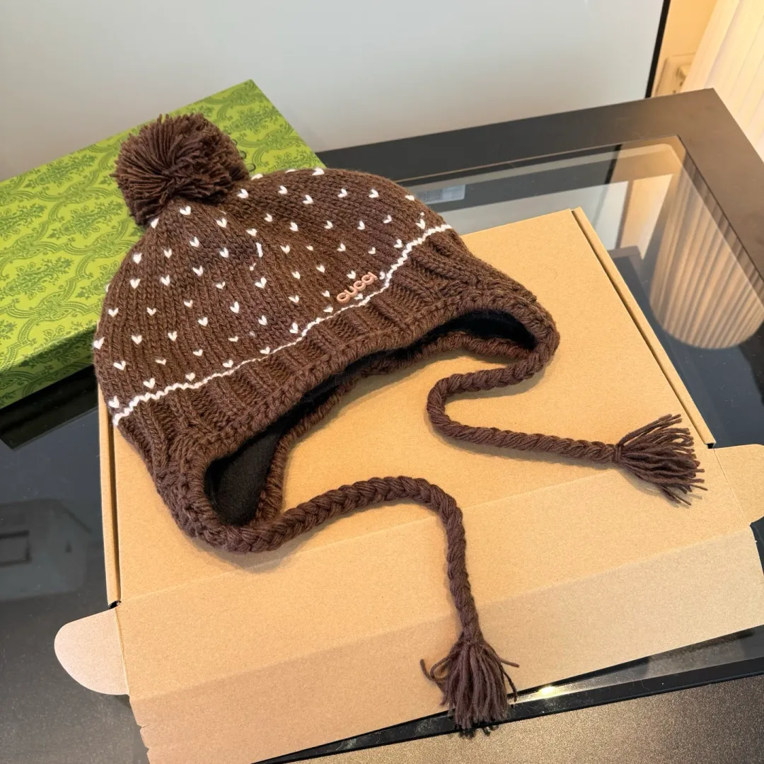 💰100¥ Gucci new knitted ear protection hat, head circumference 57cm