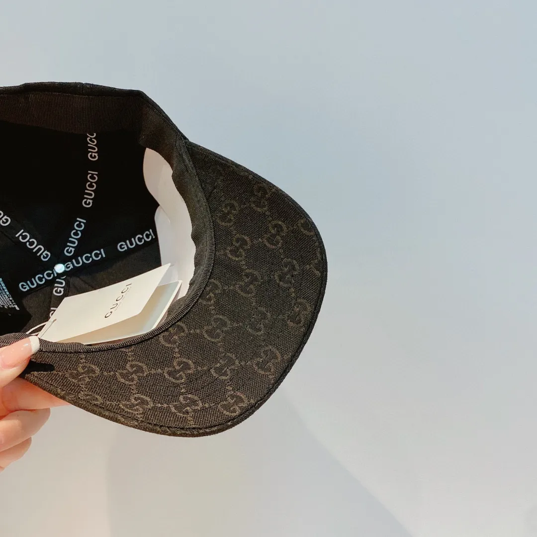 Running volume 70¥ Gucci 2022 autumn baseball cap, classic presbyopic style, black and khaki, head circumference 57cm