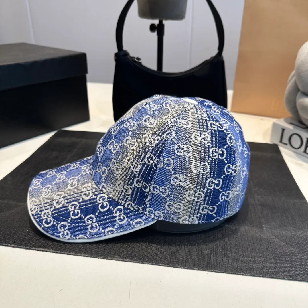 P100 Gucci new original baseball cap, Gucci gradient jacquard, 1:1 mold opening and customization at the counter, original canvas fabric + first-layer cowhide, light and breathable! The quality is great, the basic head circumference is 56cm, and the patch is adjustable.
