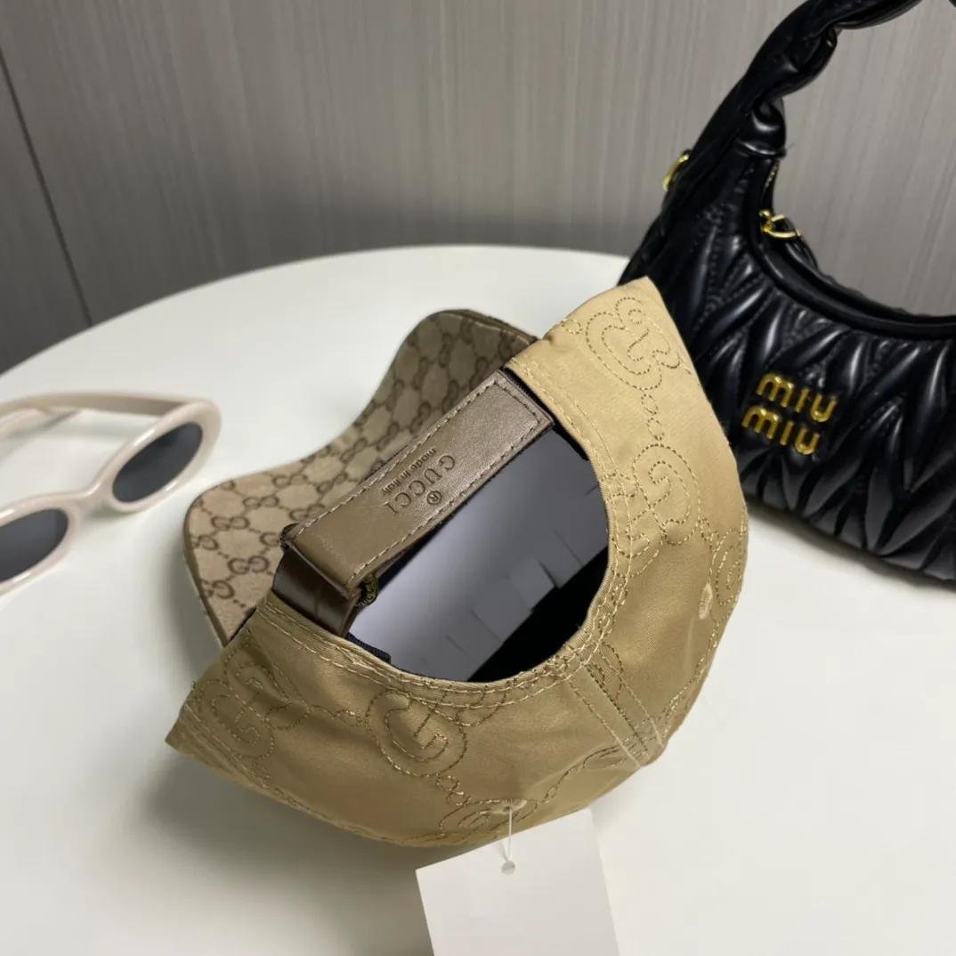 P66 Gucci new original baseball cap 🧢, exquisite and pure, stylish and stylish, cool and fashionable, out of stock at the counter, popular, great quality