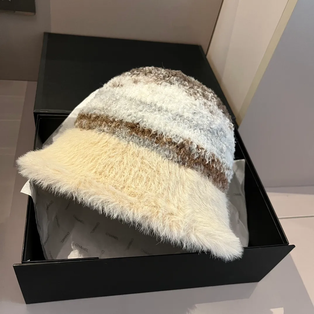 💰100¥ Gucci new sherpa bucket hat, gradient color, head circumference 57cm