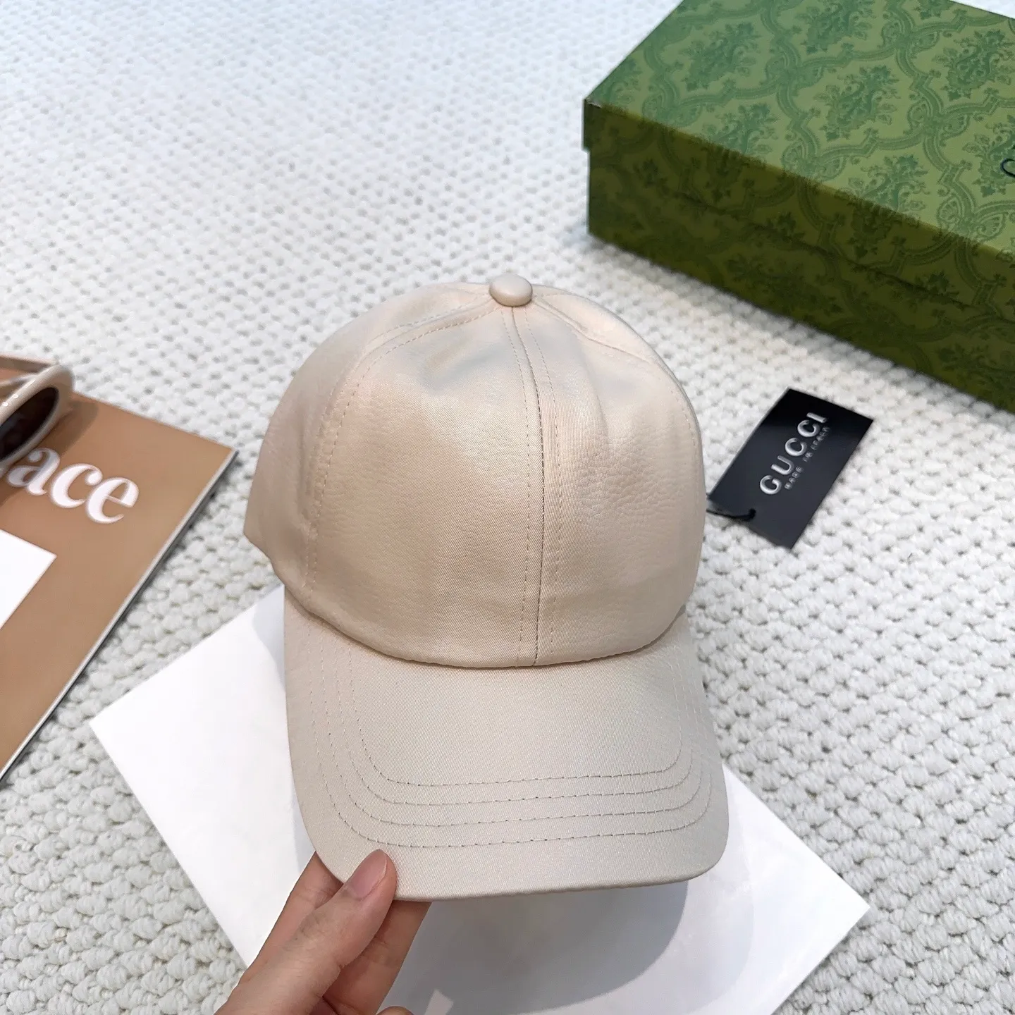 P66 original quality GUCCI Gucci baseball cap🧢Official website new product Gucci baseball cap🧢hot coming. The craftsmanship is very exquisite, high-end and classy! Low-key luxury, easy to carry! Running volume!