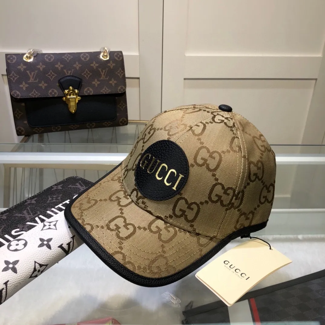 P60 with dust bag [GUCCI] The new simple fully embroidered baseball cap at the counter is very trendy! Casual and sports style, classic production, super easy to match!