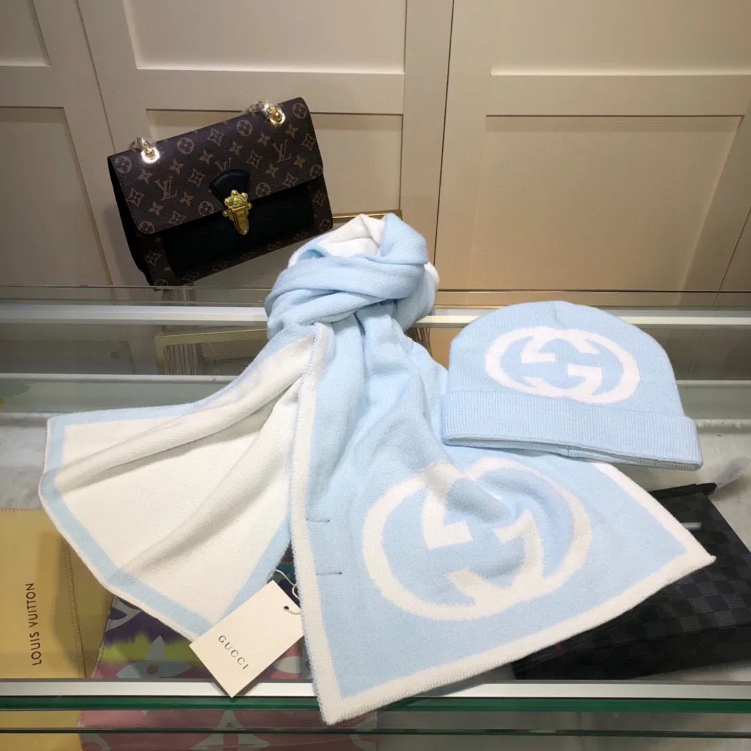 P170 comes with original dust bag 🆕🆕🆕 (not common goods in the market) GUCCI official website new wool cashmere suit series 🌟hat + scarf, official website synchronization, (same style for men and women) high quality, original fabric is very high-end, casual and versatile, simple yet elegant style, not to be missed!