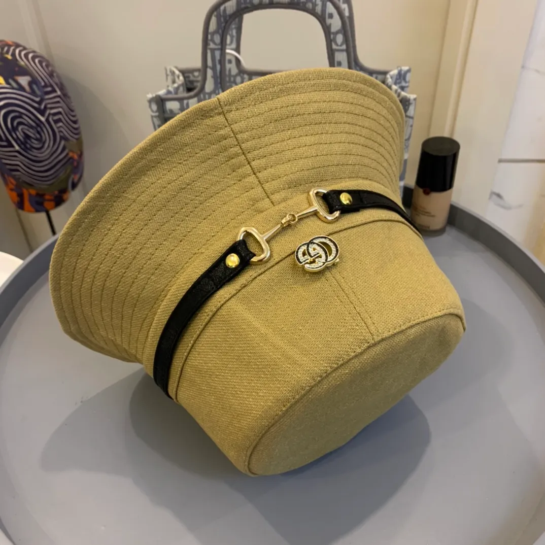 p90 GUCCI Gucci fisherman hat, the original quality is very popular, the craftsmanship is very exquisite, the high-end atmosphere is high-end! Low-key luxury, easy to carry! Running volume!
