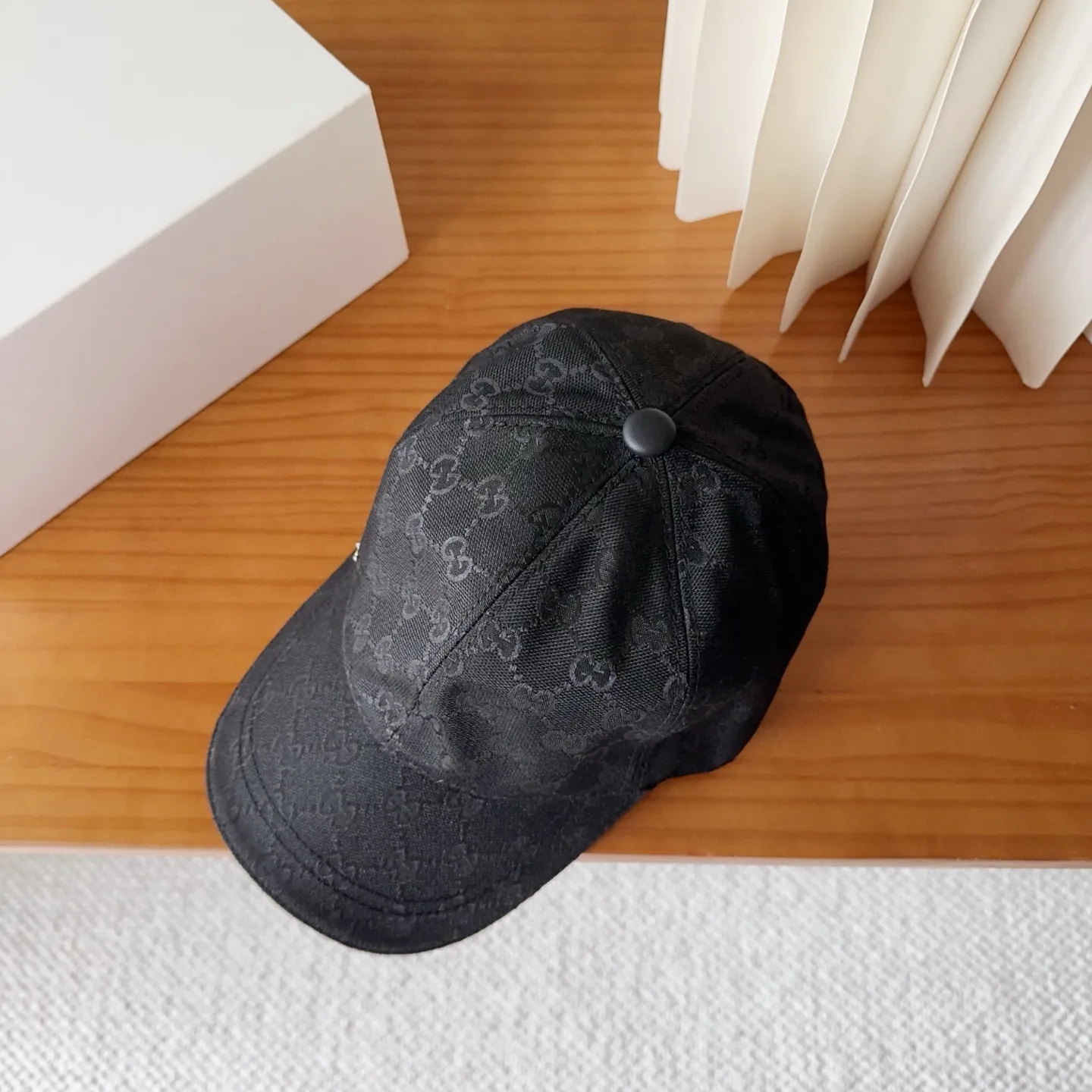 💰60 GUCCI simple baseball cap, very trendy! Casual and sports style, classic production, super easy to match!