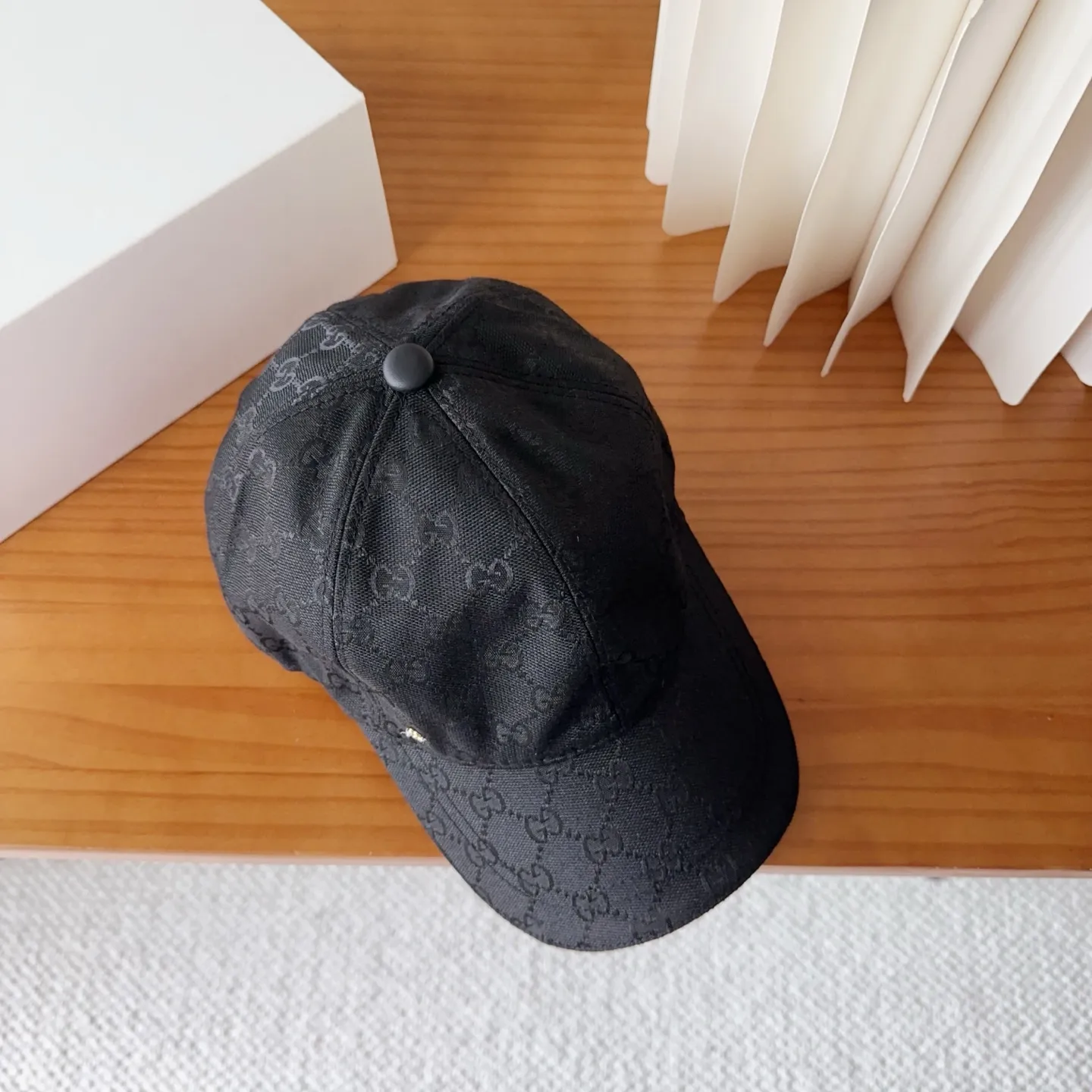 💰60 GUCCI simple baseball cap, very trendy! Casual and sports style, classic production, super easy to match!