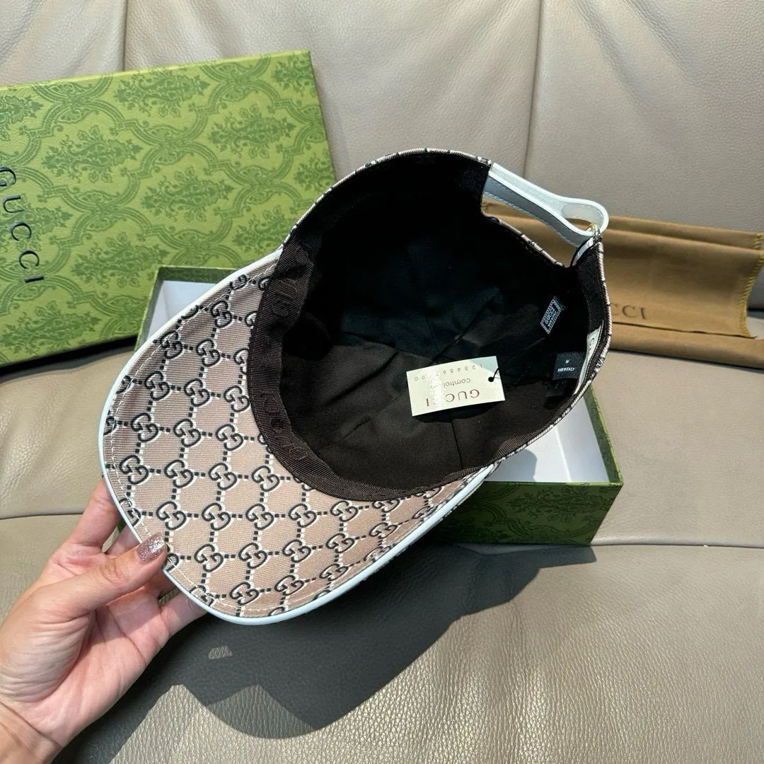 p90, Gucci (Gucci) new original baseball cap, silk screen logo, 1:1 mold opening and customization at the counter, original canvas fabric + first layer of cowhide, pure cotton lining, light and breathable! The quality is great, the basic head circumference is 56cm, and the patch is adjustable.