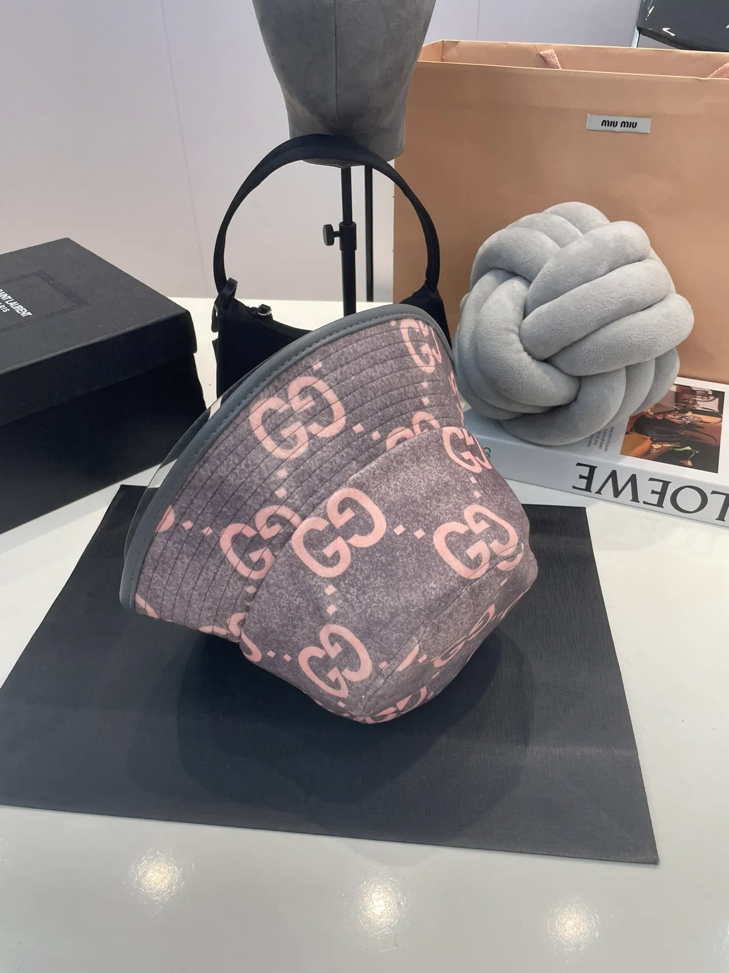 P90 GUCCI 2023 new simple fisherman hat at the counter, very trendy! Casual and sports style, classic production, super easy to match!