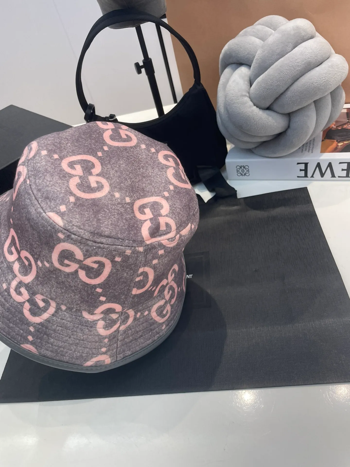 P90 GUCCI 2023 new simple fisherman hat at the counter, very trendy! Casual and sports style, classic production, super easy to match!