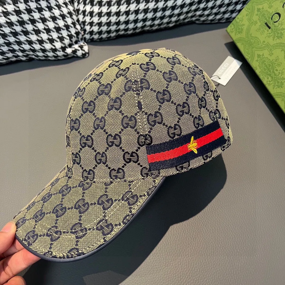 🉐️900,000-year-old classic model shipped!            , Gucci (Gucci) classic original baseball cap😍😍Little Bee, 1:1 mold opening and customization at the counter, the highest version, original canvas fabric + first layer of cowhide, pure cotton lining, light and breathable! Photographed in real life, suitable for men and women in all seasons, basic head circumference 56cm, adjustable patches.