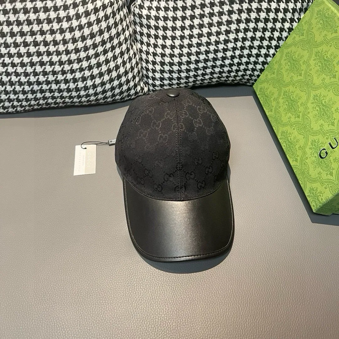 Batch 90, Gucci (Gucci) new original baseball cap, canvas and leather, best-selling model at the counter, 1:1 mold customization, original canvas fabric + first-layer cowhide, fashionable and handsome! The quality is great, the basic head circumference is 56cm, and the patch is adjustable.