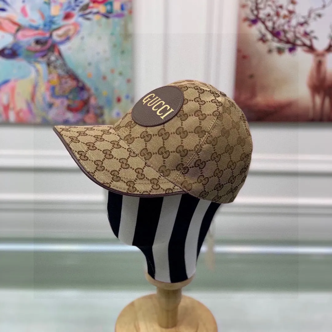 🉐100, Gucci (Gucci) new original baseball cap, the latest model at the counter, 1:1 mold customization, genuine mold opening, original canvas fabric + first layer of cowhide, original quality! The quality is great, the basic head circumference is 56cm, and the patch is adjustable.