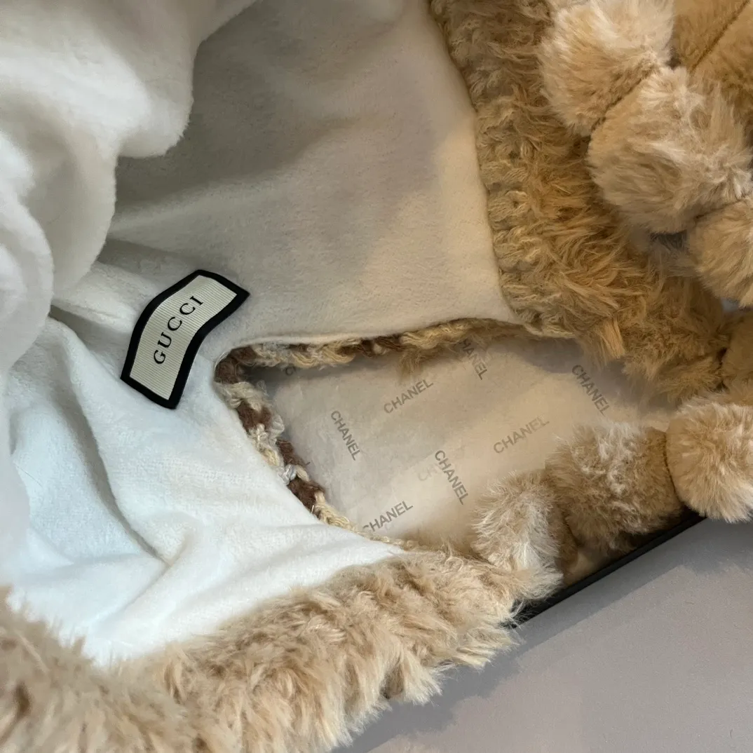 💰110¥ Gucci new knitted ear hat, head circumference 57cm