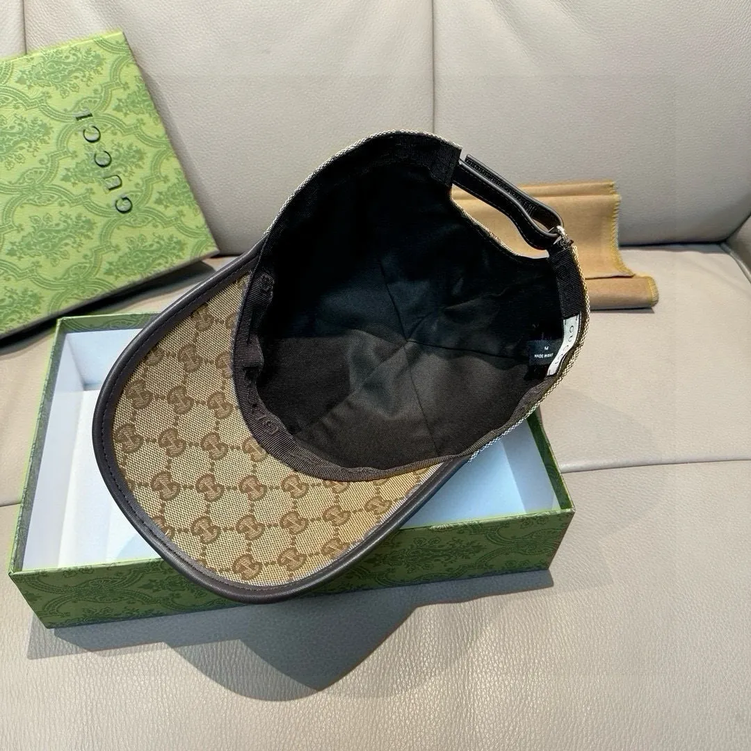 P150, Gucci's new original baseball cap, tiger head webbing, 1:1 mold customization, heavy embroidery, details comparable to those at counters, original canvas fabric + first-layer cowhide, great quality! The first choice for handsome men and beautiful women, fashionable and versatile. The basic head circumference is 56cm, and the patch is adjustable.