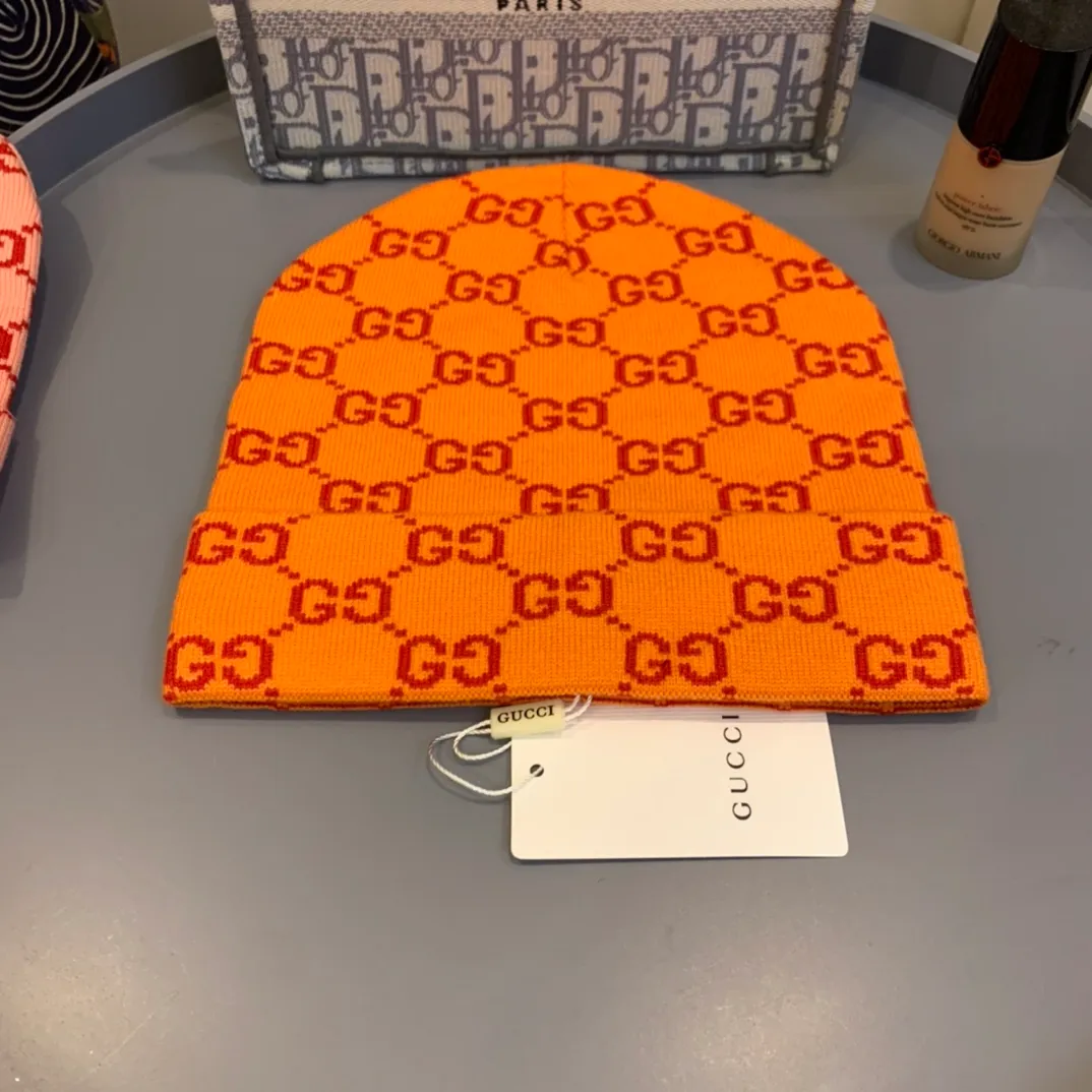 P100 GUCCI wool beanie, high-quality customized wool, cool punk style and super cool fashion street style! Material: 100% cotton Head circumference: 55-58 cm