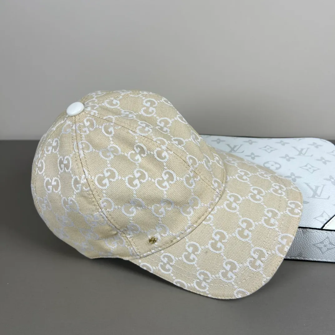 P60💰Gucci Baseball Cap♥️GUCCI🧢Official new product, baseball cap, original quality, hot arrival 🔥🎩 The craftsmanship is very exquisite, high-end and classy! Low-key luxury, easy to carry! Running volume!