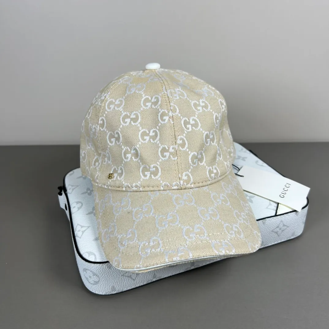 P60💰Gucci Baseball Cap♥️GUCCI🧢Official new product, baseball cap, original quality, hot arrival 🔥🎩 The craftsmanship is very exquisite, high-end and classy! Low-key luxury, easy to carry! Running volume!