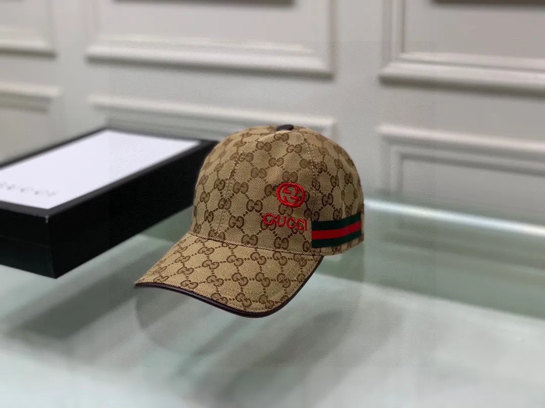 🉐️900,000-year-old classic model shipped!  , Gucci (Gucci) classic original baseball cap😍😍gucci small embroidery, 1:1 mold opening and customization at the counter, the highest version, original canvas fabric + first layer of cowhide, pure cotton lining, light and breathable! Photographed in real life, suitable for men and women in all seasons, basic head circumference 56cm, adjustable patches.