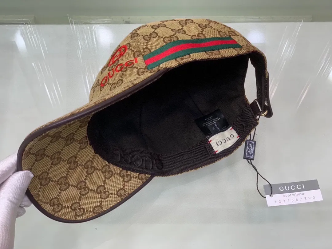 🉐️900,000-year-old classic model shipped!  , Gucci (Gucci) classic original baseball cap😍😍gucci small embroidery, 1:1 mold opening and customization at the counter, the highest version, original canvas fabric + first layer of cowhide, pure cotton lining, light and breathable! Photographed in real life, suitable for men and women in all seasons, basic head circumference 56cm, adjustable patches.