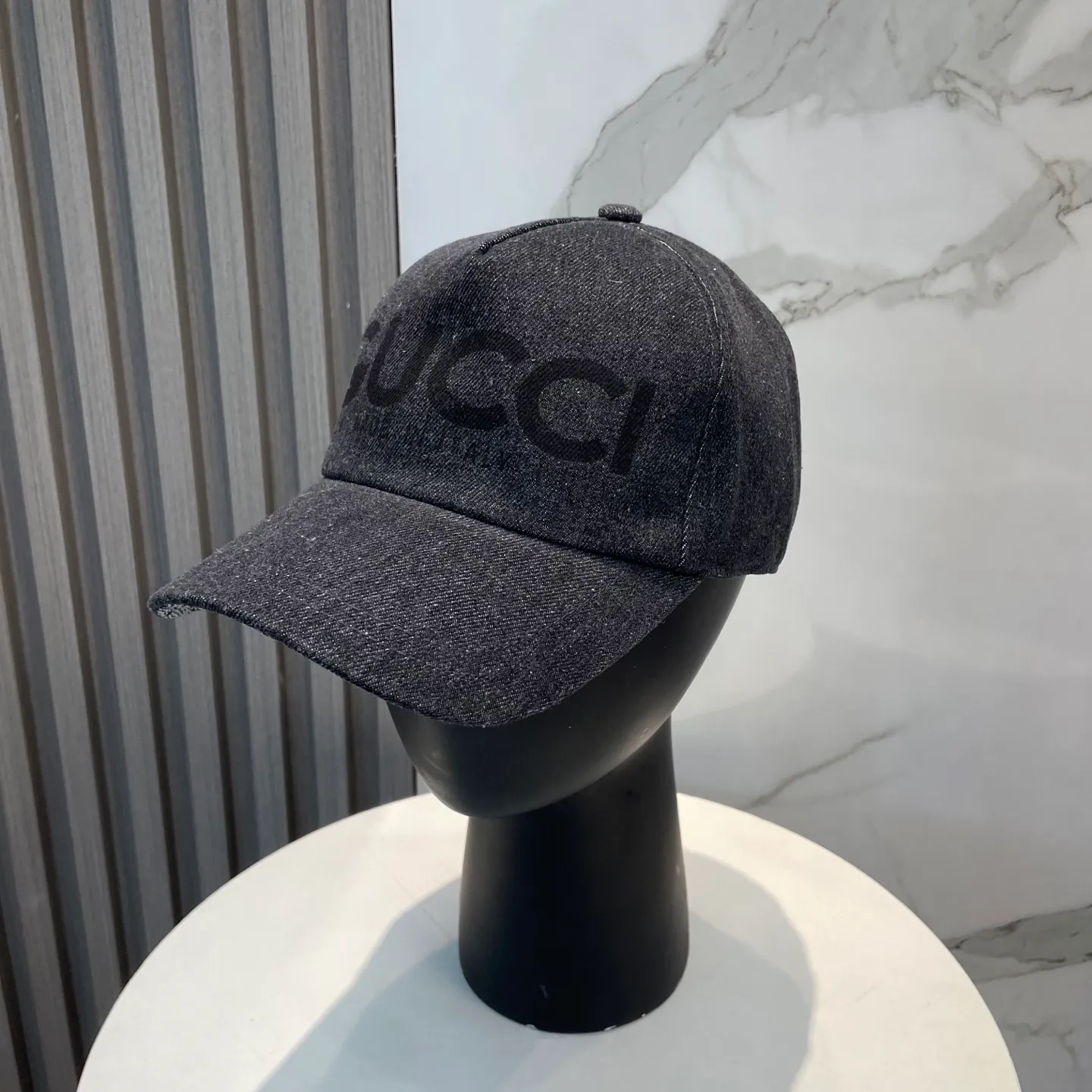 P70 GUCCI 2025 new washed denim baseball cap at the counter, very trendy! Casual and sports style, classic production, super easy to match!