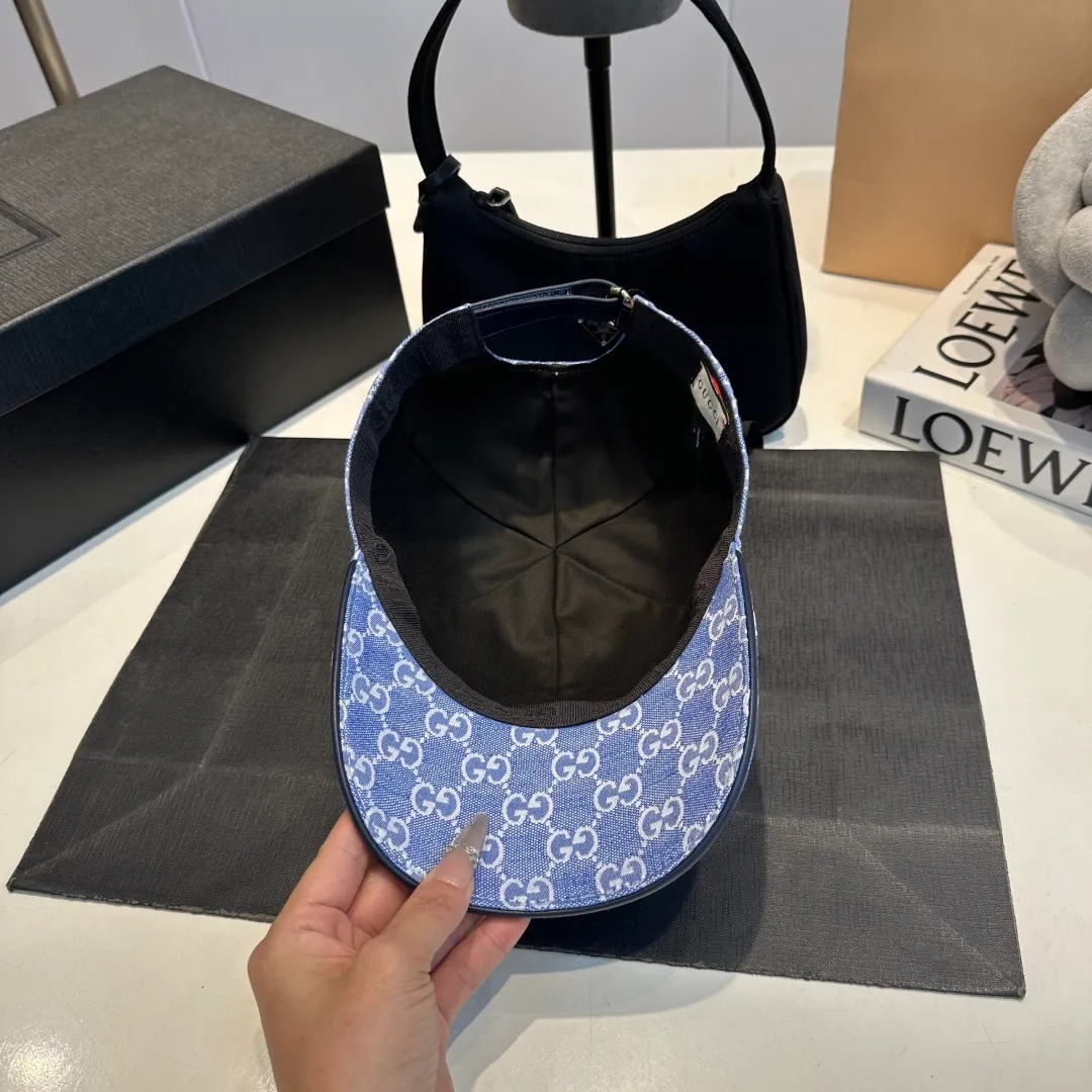 P90 Gucci (Gucci) new original baseball cap, metal small double G, the latest model at the counter, 1:1 mold opening and customization, genuine mold opening hardware, original canvas fabric + first layer of cowhide, original quality! The quality is great, the basic head circumference is 56cm, and the patch is adjustable.