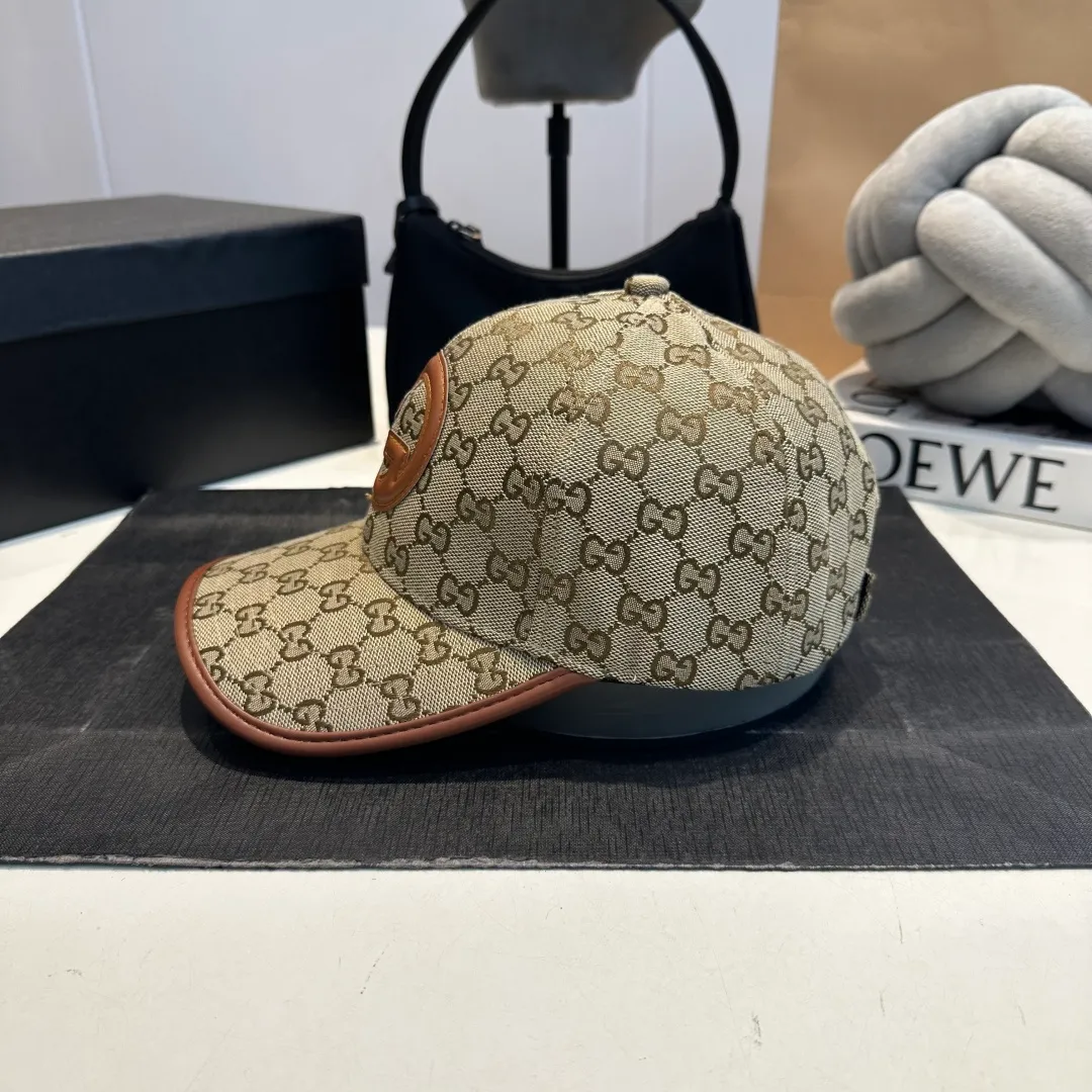 P56 GUCCI 2025 new baseball cap at the counter, very trendy! Casual and sports style, classic production, super easy to match with clothes