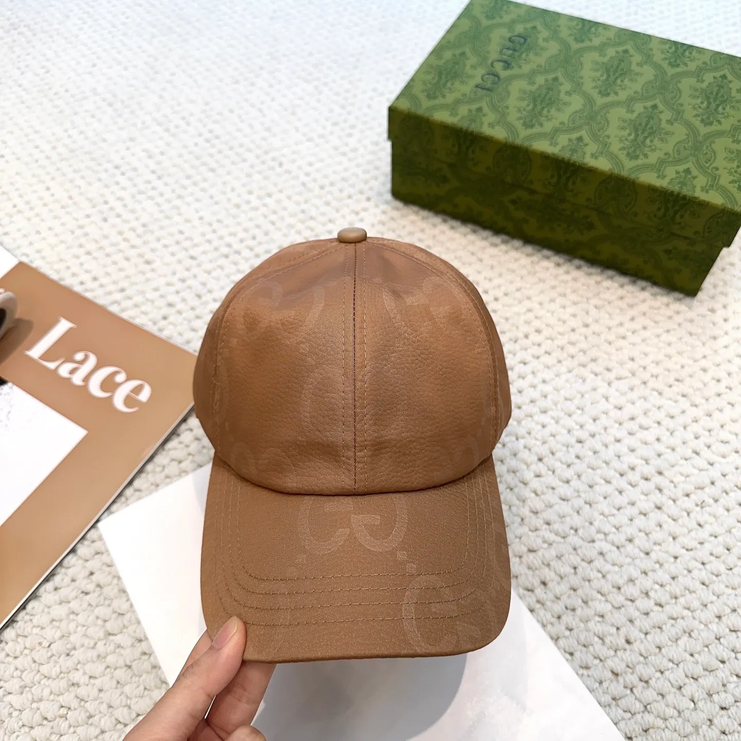 P60 original quality GUCCI Gucci baseball cap🧢Official website new product Gucci baseball cap🧢hot coming soon. The craftsmanship is very exquisite, high-end and classy! Low-key luxury, easy to carry! Running volume!