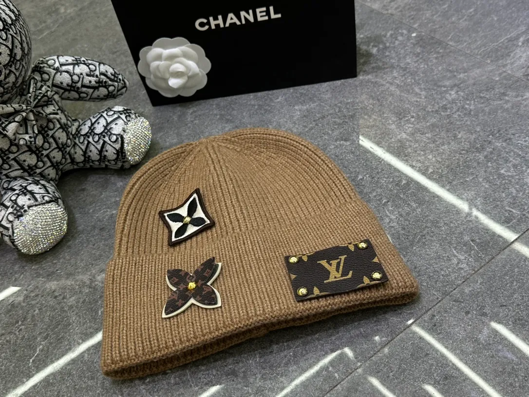 Cabbage price, inquiry with pictures!  2024 autumn and winter popular LV knitted hat🔥🔥