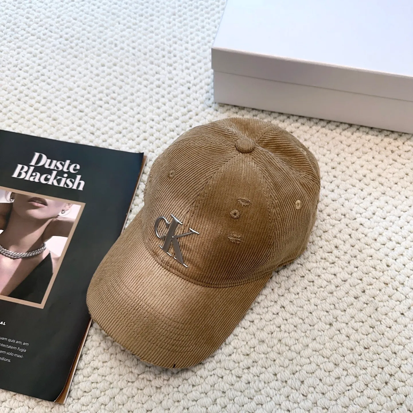 P60 Calvin Klein, CK logo autumn and winter new baseball cap, recommended by Xiaohongshu, fashionable and versatile, a favorite of many celebrities, very explosive, very popular, very good-looking