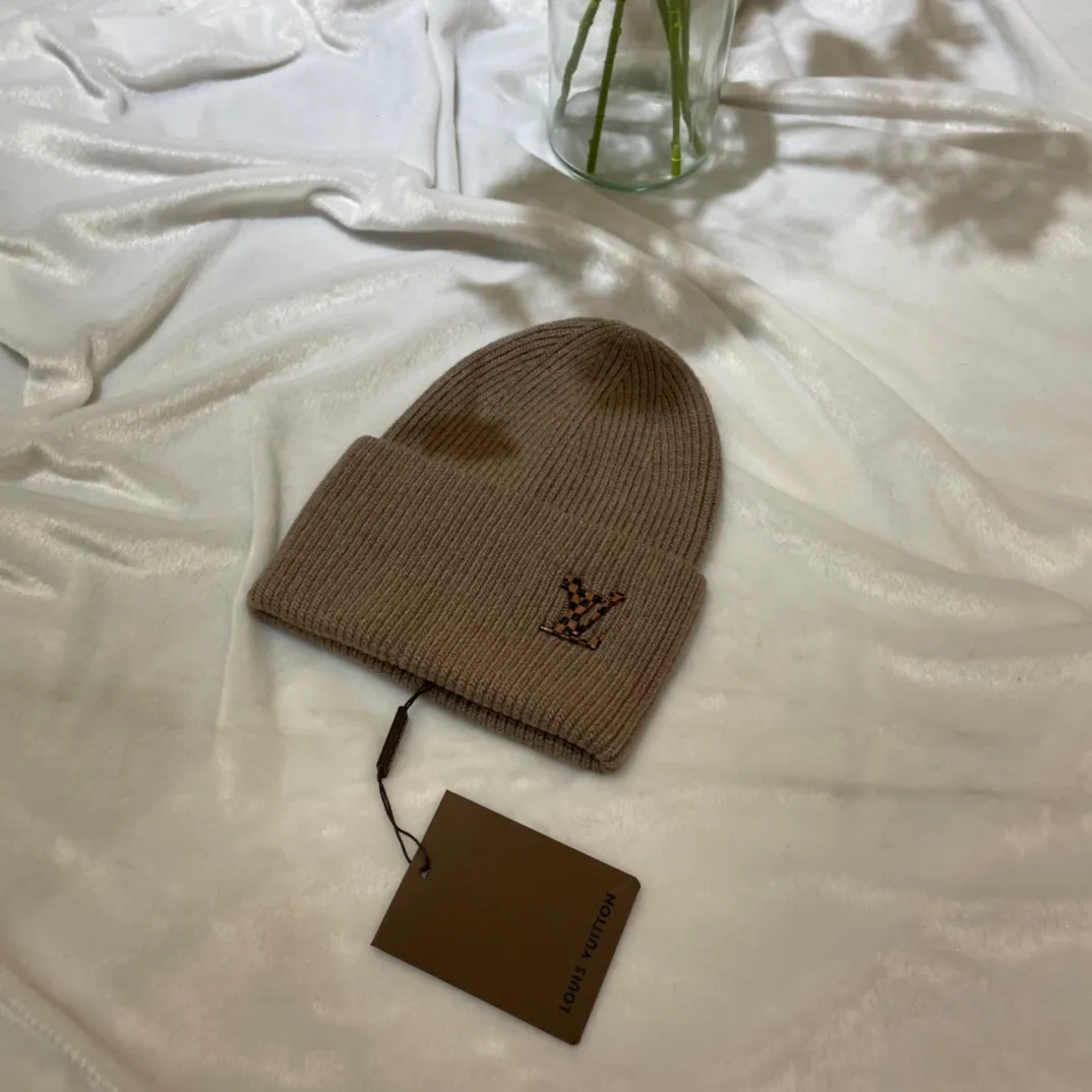 🉐90💛 Comes with dust bag [LV Louis Vuitton] 2023 autumn and winter new style wool knitted beanie of the same style as the big brand, complete with tags ~ perfect for going out on the street!